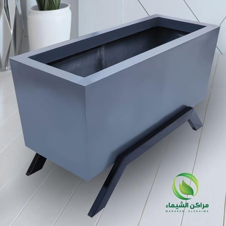 حوض زرع مع قاعدة 1م