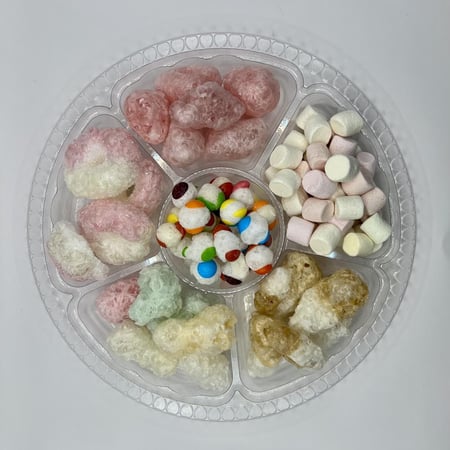 صحن حلويات مجففة بالتبريد مشكل على حسب اختياركم