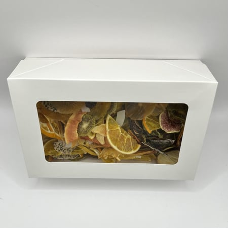 علبة فواكه مجففة