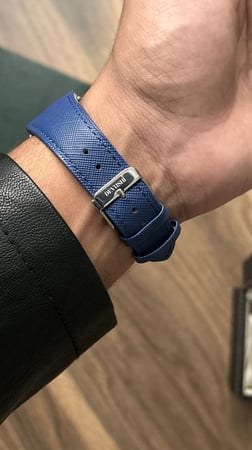 ديفوشي فضي جلد كحلي