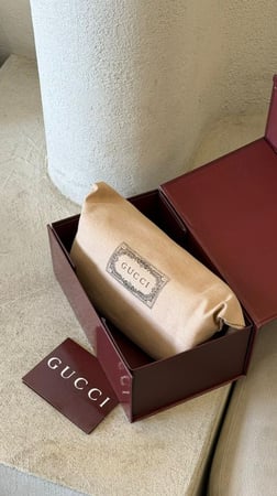 GU BROWN medium