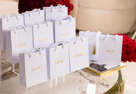 توزيعات عطور ديور معى كيس الماركة