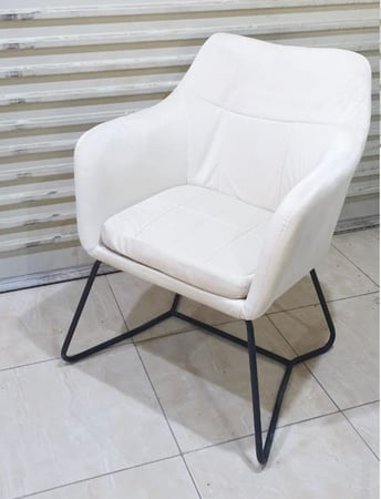 2 كرسي وطاولة F-216