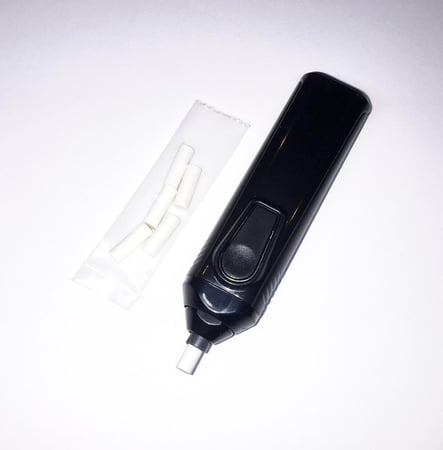 مساحة تعمل على البطارية لون اسود مع خمس مساحات للتبديل