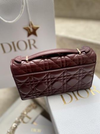 شنطة Dior