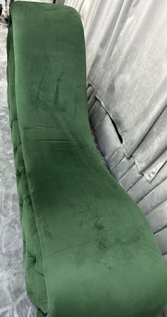 أريكة  رومنسية مخمل يمكنك طلب لون أخر عن طريق الواتس