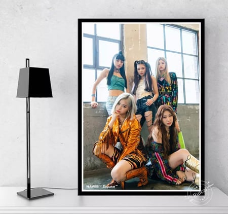 بوستر itzy صغير قماش