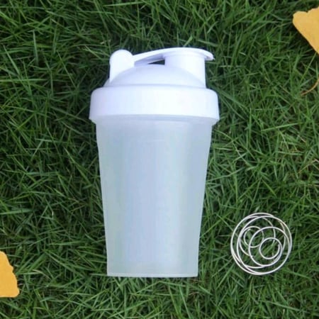 شيكر لمزج و خلط البروتين