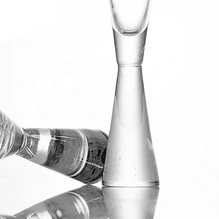 كأس نبيذ زجاجي