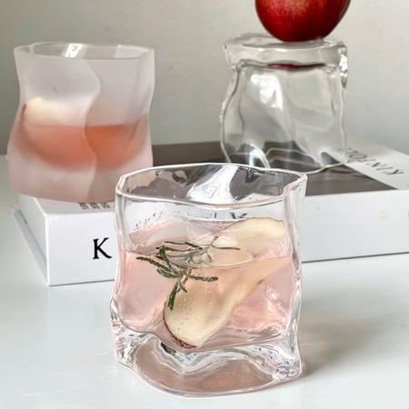 كأس غير منتظم شفاف بسعة 260 مل