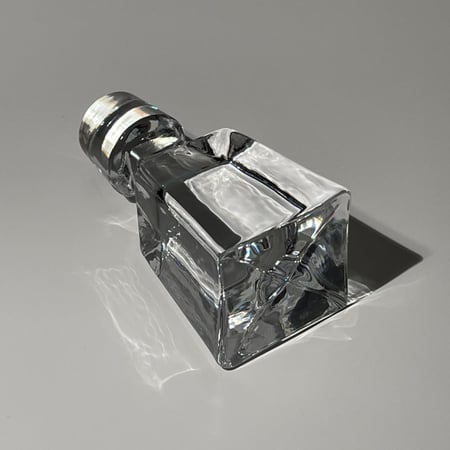 دورق زجاجي بسعة 960 مل مع كاس