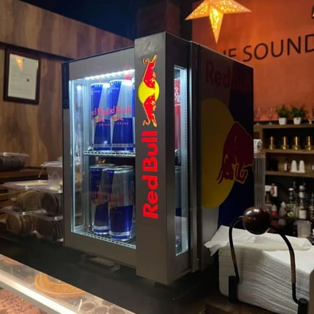 ثلاجة رد بول مبني Red bull (توصيل مباشر)