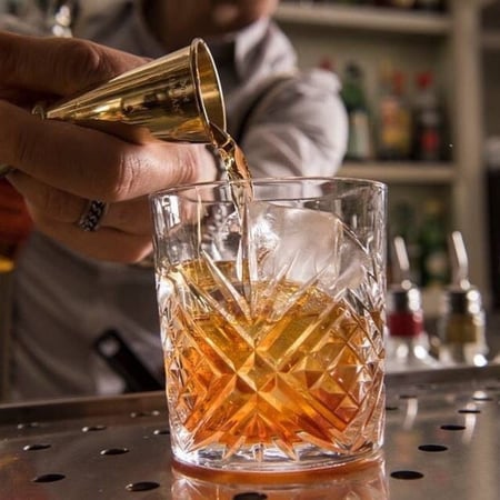 كأس زجاجي بتصميم بارز بسعة 270 مل