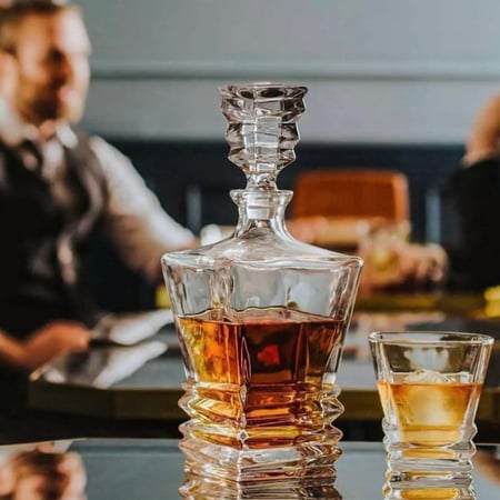 دورق زجاجي بسعة 960 مل مع كاس