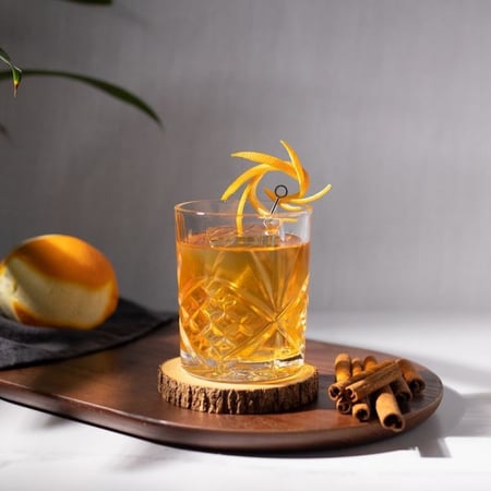 كأس زجاجي بتصميم بارز بسعة 270 مل