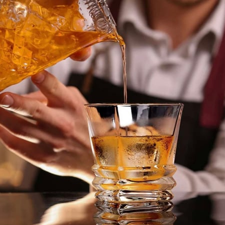 كأس زجاجي بتصميم بارز بسعة 270 مل