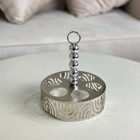 حامل فناجيل