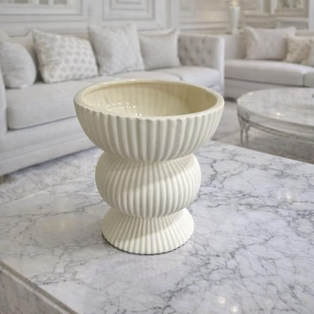 تحفة سيراميك بشكل مميز