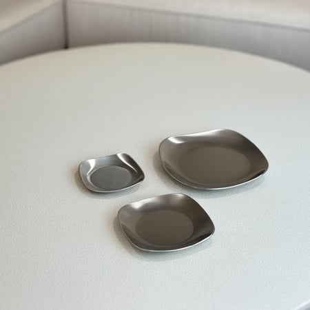 تقديمة معدن مميزة