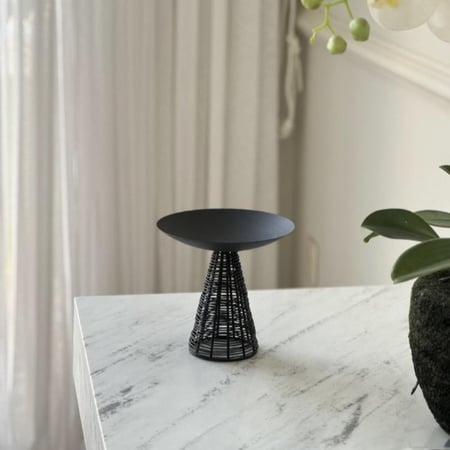 تقديمة معدن اسود