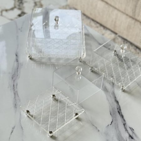 تقديمة اكريلك بغطاء