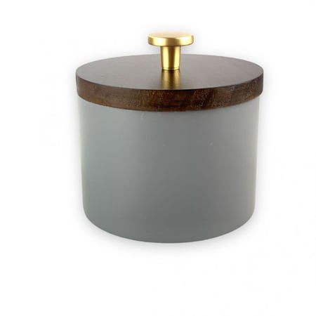 علبة حديد بغطاء خشبي