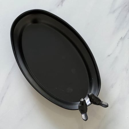 تقديمة معدن بشكل مميز