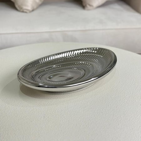 تقديمة سيراميك فضي