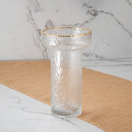 فازة زجاجية أنيقة