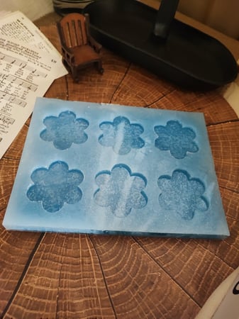 قالب مفاتيح شكل وردة