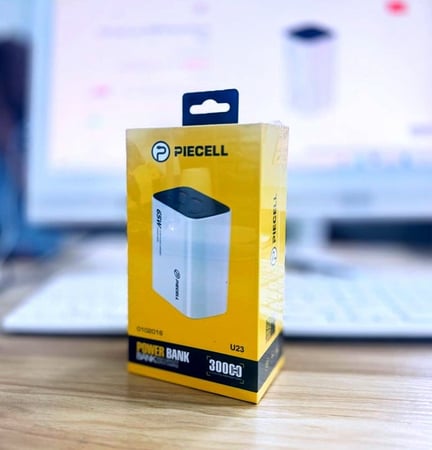 باور بانك روك 30000 ملي أمبير 65 واط