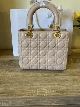 LADY DIOR MEDIUM SIZE ( 24 CM )