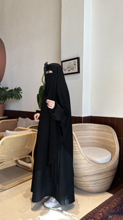 خمار + نقاب اسلامي حرير مجانًا