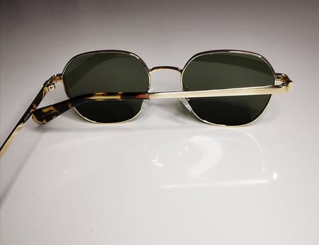 GUESS SUNGLASSES