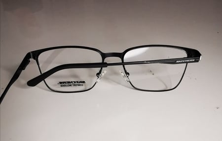 نظارة سكيتشرز Skecheres 3352 005