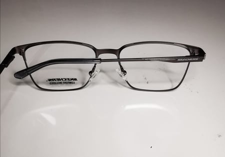 نظارة سكيتشرز Skechers 3352 008