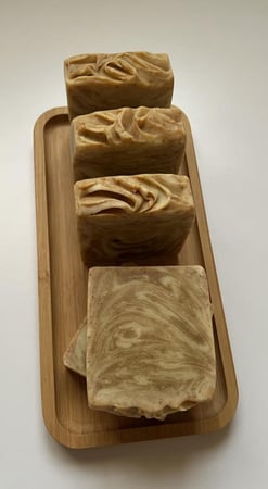 صابون لبان الذكر والكركم