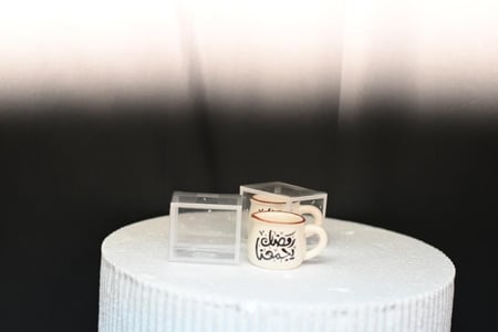 مجموعه (12) كاسات سرميك اسود  عبارة رمضان يجمعنا