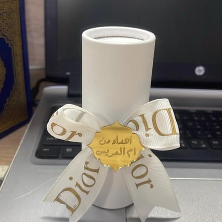 مجموعه (12) تنسيق عطورات مع مريات مع كتابة اسم حسب الطلب