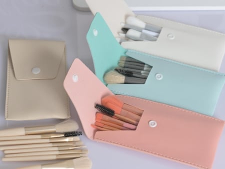 مجموعه (12) فرشة مكياج