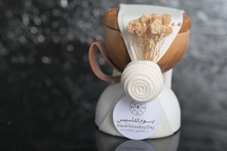 مجموعه (12) تنسيق مباخر جلد سيرميك حسب الطلب