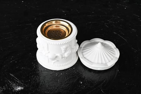 مجموعه(12) مبخرة سرميك عليها رسومات خيول