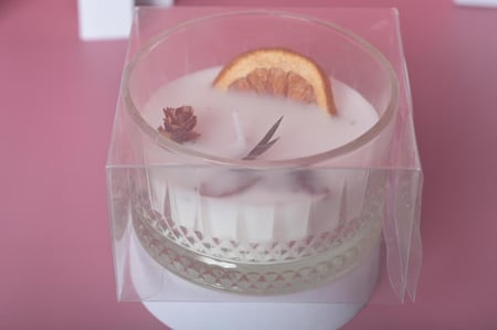 مجموعه (12) شموع زجاج برائحة بي علبة زجاج