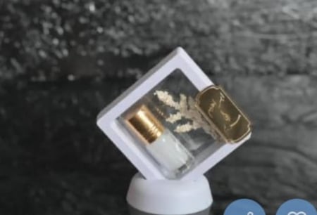 مجموعه(٢٤ ) استاند براويز مع العطر بتغليف قماش