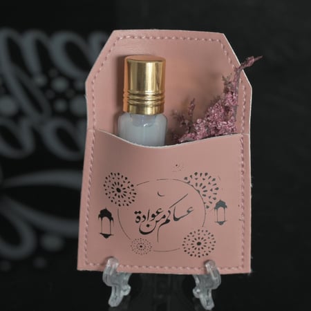 مجموعه (12) جيوب جلد وردي عساكم من عوادة مع ربع تولة مسك ومع ورد