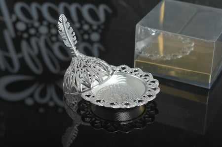 مجموعه (12) راس مبخرة لون فضي بي علبة شفاف