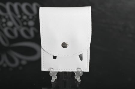 مجموعه (12) مقلمية اظافر لون ابيض جلد