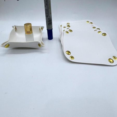 مجموعه(12) صحون جلد لتوزيعات  ابيض10سم