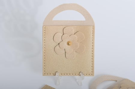 مجموعه (12) جيوب جلد  مع ورده بيد لون ذهبي