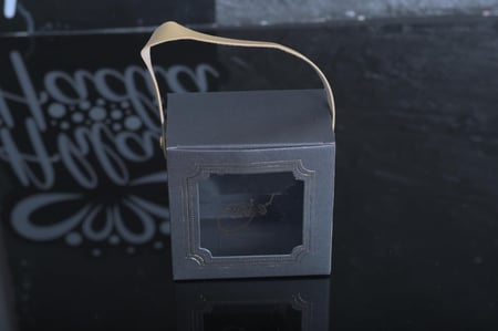 مجموعه (12) بوكسات العيد لون اسود مع بيد بي عبارة (كل عام وانتم بخير )10*10سم